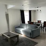 Duplex Proche Luxembourg شقة *